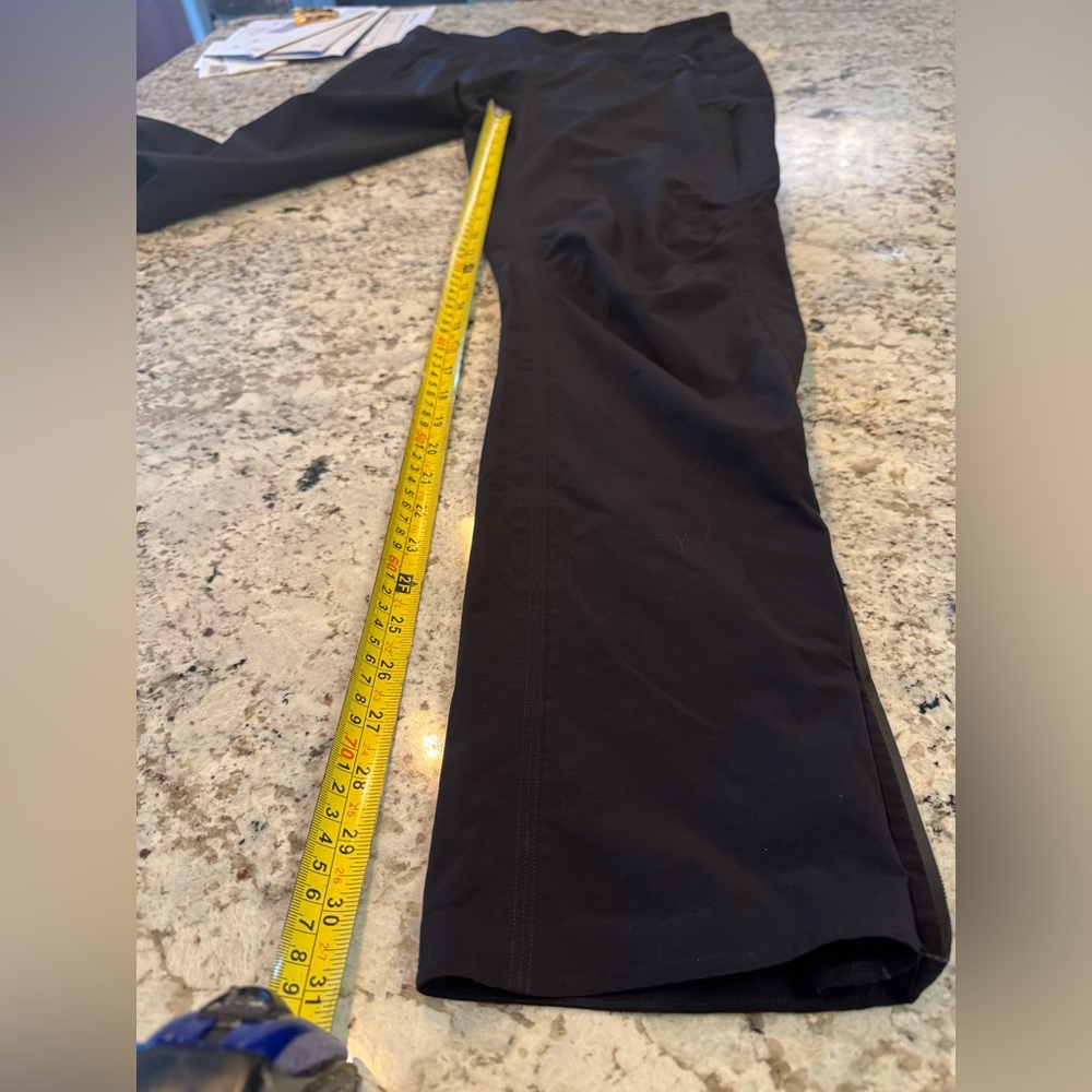 Lululemon Athletica Black Joggers for Effortless Style - Picture 5 of 13